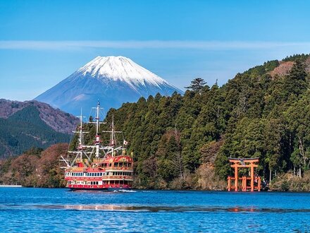 Lake Ashinoko - Mt Fuji & Hakone Tour