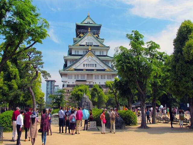 Osaka Castle - Japan Group Tours