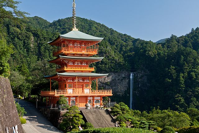 The pagoda of Seigantoji & Nachi Waterfall Picture
