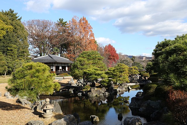 Honmaru Garden - Nijo Castle