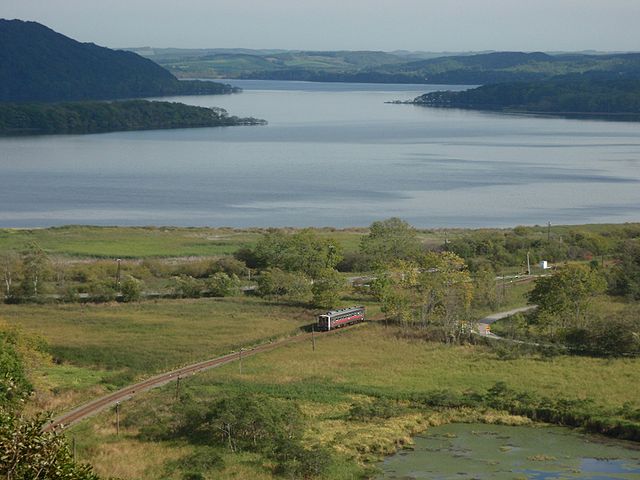 Senmo Line and Lake Toro